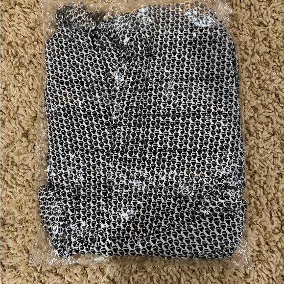 NWT YUMI Black & White Jumpsuit Small - Picture 5 of 6